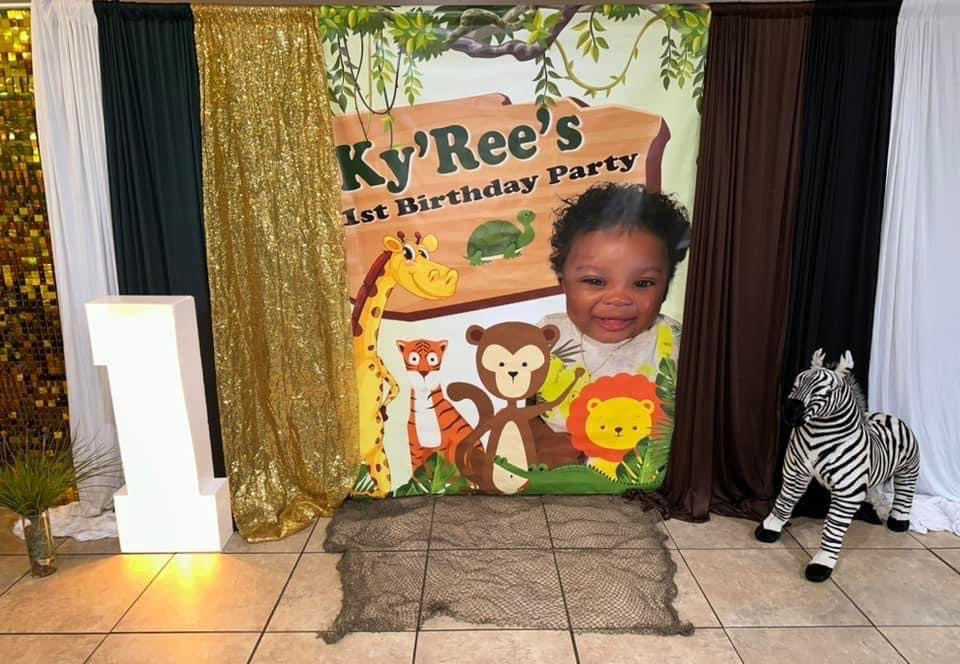 CUSTOM BACKDROP