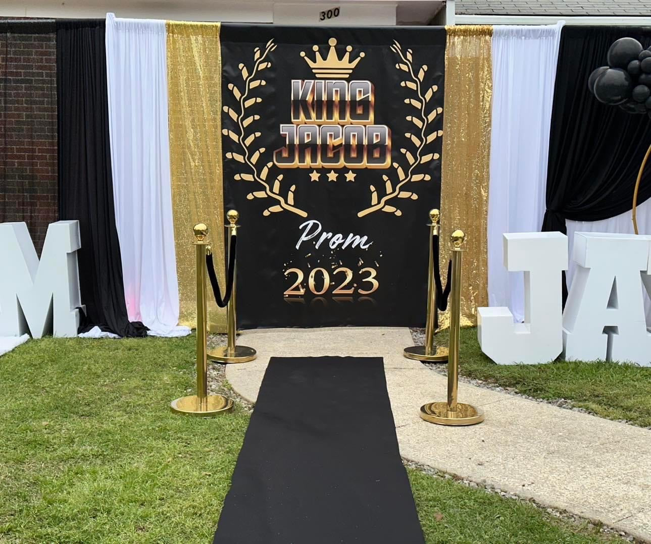 CUSTOM BACKDROP